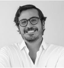 Construir productos y operarlos eficientemente en + de 100 países