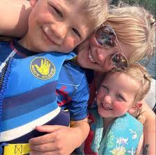 Horse treats fix everything, just ask THE HORSE SCREAMER. Here's the  perfect valentine's day card for that special someone in your life...even  if they have a bad attitude.