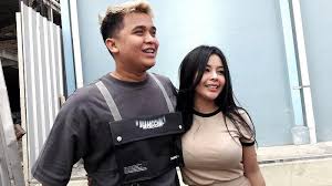 Elvia cerolline yang merupakan kekasih baru adik almarhum olga syahputra, billy syahputra ini ternyata tak lagi mengikuti akun instagramnya. Benarkah Billy Syahputra Memberikan Hadiah Mobil Untuk Elvia Cerolline Setelah Putus Cinta Warta Kota