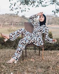 Dsianaputria On Instagram Hari Rabu Beli Pasta Gigi Hay Kamu Selamat Pagi Aadilahna Lfl Lfl Fff Dsianaputria Hijabers Diaryhija Di 2020 Selamat Pagi