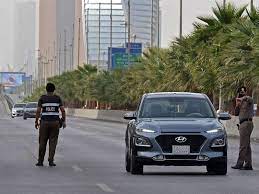 Pm to 6 am has been revised to a 3 pm to 6 am curfew, with very limited exceptions involving life and safety. Covid 19 Saudi Arabia Extends Curfew In Mecca And Medina To 24 Hours To Tackle Coronavirus Saudi Gulf News
