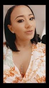 Shana Sinclair's Instagram, Twitter & Facebook