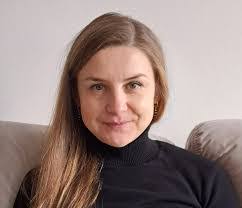 Jana Pratt's Instagram, Twitter & Facebook