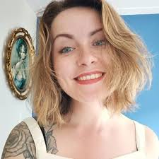 Rose Schmitz (@Rosetwitz)