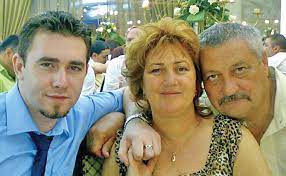 În urma incendiului de la clubul colectiv au decedat, până astăzi, 53 de persoane. Andrei GÄƒluÅ£ Vegheat De 14 Luni De Mama Lui La Spitalul Din Germania Click Mobile