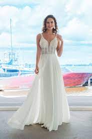 Maybe you would like to learn more about one of these? Amelie Laue Festmoden