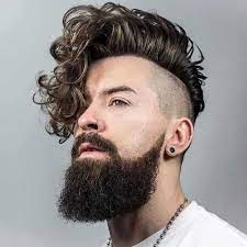 Idee Coiffure Description Hipster Homme Avec Coupe Rock Tendance Undercut Avec Cote Rase Et D Coiffure Homme Coupe Cheveux Homme Coiffure Homme Tendance