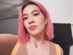 Daisy Valladares's Instagram, Twitter & Facebook