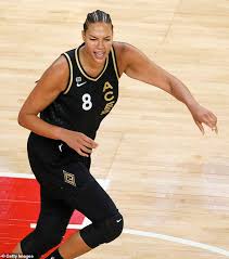 The only international players surpassing cambage in height at the time were margo dydek, at 7 ft 2 in (2.18 m), and sue geh, at 2.05 metres (6 ft 9 in) tall. Vsvkxbdbn5iuvm
