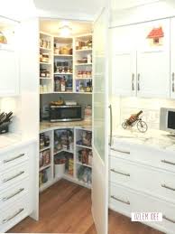 20 Wunderschone Ecke Kabinett Lagerung Ideen Fur Ihre Kuche Kuchen Speisekammerdesign Kuchenplanung Kleine Kuchenschranke