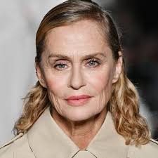Inverted bobs are for the daring women who want to chop it all off! 20 Flattering Bob Hairstyles On Older Women