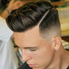 El pelo corto es tendencia,es un corte que no tiene edad,ideal para hombres y mujeres. Deep Part Hairstyle Mid Fade Haircut Fade Haircut Taper Fade Haircut