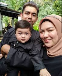 Watch the latest full video of pujaan hati kanda episod 1 today in hd. Comel Sungguh Bayi Dalam Drama Pujaan Hati Kanda Anak Selebriti Ke Filem Drama Hiburan Trending Cari Infonet