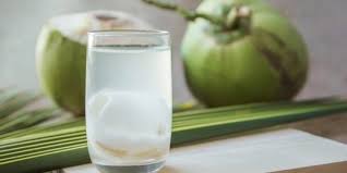 Air kelapa memang memiliki segudang manfaat. 5 Khasiat Air Kelapa Muda Bagi Kesehatan Atasi Dehidrasi Hingga Turunkan Berat Badan Merdeka Com