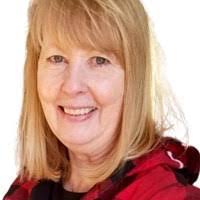 Lynn Burdette's Instagram, Twitter & Facebook