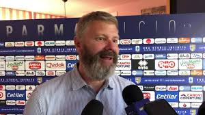 La nomina di pietro pizzarotti a presidente del parma calcio 1913 mi rende davvero felice roberto d'aversa, allenatore del parma calcio 1913: Il Presidente Pietro Pizzarotti Il Ritiro E Un Bellissimo Momento Stiamo Lavorando Al Massimo Youtube