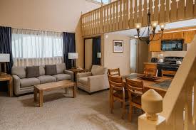 The mammoth inn is located in mammoth lakes, ca. Mammoth Mountain Inn Mammoth Lakes Updated 2021 Prices