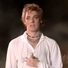 Az álomkép címmel megjelenő pop szólólemezén. Not To Be Dramatic But I Would Die For Zolicutio He Looks So Done Omg Like Jfc Tybalt Again With
