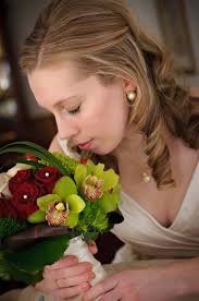 Hey! Asking for recommendations for wedding flowers for July, 2nd 2022  please? 💐💐 Asking