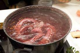 Quanto deve bollire il polipo. Polpo Come Cucinarlo Per Un Insalata Di Mare Indimenticabile