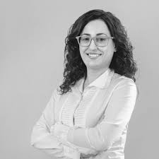 Sustantivo de género exclusivamente femenino, que lleva los artículos la o una en singular, y las o unas en plural. Tla Lawyers In Valencia Alicante Malaga Real Estate And Property Law Inheritance English French Dutch And German Spoken