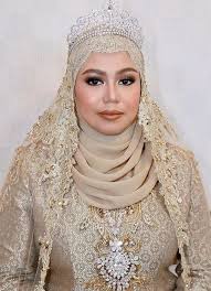 One in a million adalah merupakan sebuah program realiti tv nyanyian yang disiarkan di 8tv dimana program realiti ini menawarkan hadiah wang berjumlah rm1 juta kepada pemenangnya. Tiara Mania