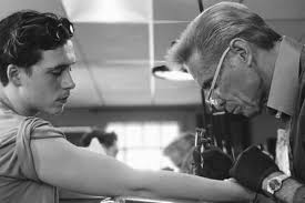 Discover more posts about brooklyn beckham tattoos. Brooklyn Beckham Erstes Tattoo Ist Ein Indianer Gala De