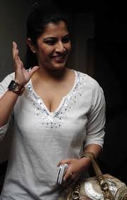 See more of actress varalakshmi on facebook. Varalaxmi Sarathkumar Navel Show Hd Photos Wallpapers Hot Spicy