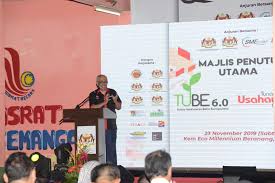 Program tube menyasarkan golongan belia bumiputera yang berumur di antara 18 sehingga 30 tahun yang mempunyai minat yang mendalam pemohon mesti membaca serta memahami konsep pelaksanaan program tunas usahawan belia bumiputera (tube) sebelum membuat permohonan. Sme Corp Malaysia Pa Twitter Telah Berlangsungnya Majlis Penutup Program Tunas Usahawan Belia Bumiputera Tube 6 0 Program Tunas Usahawan Baitulmal Tub Yang Diadakan Di Kem Eco Millennium Beranang Selangor Majlis Ini