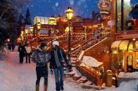 (0:13) the big christmas tree shown in downtown chicago and the first establishing shot of where. 4 Perfect Days For First Timers Blog Breckenridge Com