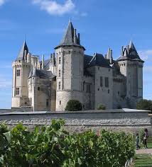 Hrad Saumur Lezi Ve Francouzskem Meste Saumur Puvodni Budova Byla Postavena V 10 Stoleti Thibault Castillos Del Loira Fotos De Castillos Castillos De Alemania