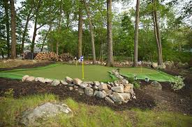 Our backyard putting green installation guide from turf avenue doesn't require you to have a green thumb. How To Build A Backyard Putting Green Home Golf Guide