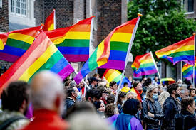 Stichting cocoloco start met maandelijkse bijeenkomsten voor lhbti'ers. Regenboogvlag Wappert In Aanloop Naar Achtste Finale Oranje Statement Tegen Anti Homowet Is Belangrijk Euro 2020 Ad Nl