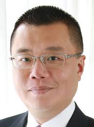 洪为民 ，jp （1969年1月 － ），福建 龙海人，汉族。 中华人民共和国 政治人物、 第十三届全国人民代表大会 香港特别行政区 代表 1 。 現為華人大數據學會執行主席、香港產學研促進會副會長及香港玉山科技協會副理事長 2 。 æ´ªç‚ºæ°' æ–°å‚³ç¶²