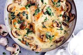 Laisser mijoter pendant 2 minutes ou jusqu'à ce que la sauce épaississe. Recette Poulet Aux Champignons Dans Une Sauce Cremeuse A L Ail Et Au Parmesan Circulaire En Ligne