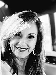 Karen Ann's Instagram, Twitter & Facebook