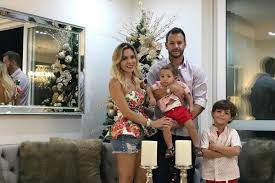 She is married to professional tennis player sebastián decoud in 2009. Asi Celebran La Navidad Los Famosos