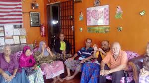 2 sebuah rencana tentang penjagaan orang tua menyatakan bahawa usia tua bukan suatu topik yang senang dibincangkan. Rumah Kebajikan Orang Tua Islam Pekita Berdepan Situasi Meruncing Enam Bulan Terputus Bantuan Makanan Independent