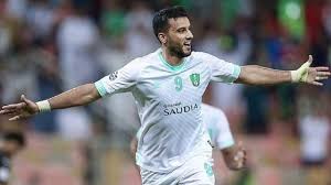 عمر جهاد السومة (مواليد 28 مارس 1989 دير الزور، سوريا)، هو لاعب كرة قدم سوري، يلعب في مركز الهجوم مع نادي الأهلي السعودي و‌منتخب سوريا لكرة القدم. Ø¹ÙØ± Ø§ÙØ³ÙÙØ© ÙØªÙØ¬ Ø¨Ø¬Ø§Ø¦Ø²Ø© Ø¬Ø¯ÙØ¯Ø© ÙÙ Ø§ÙØ¯ÙØ±Ù Ø§ÙØ³Ø¹ÙØ¯Ù Rt Arabic