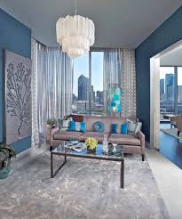 Pas de souci, un coup de pinceau et le salon sera tout beau tout neuf. 15 Idees Interessantes Pour Decorer Un Salon Dans Les Tons Bleus Design Feria