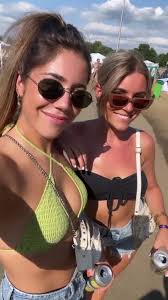 Jill & Laurine (@jill.lau)