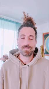 IL GIOCO DEI BACI Ci sono un sacco di baci che ancora non sono mai stati  dati tu ricorderai il bacio a stampo il bacio alla francese il bacio  all'eschimese il bacio