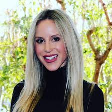 Jill Romero's Instagram, Twitter & Facebook