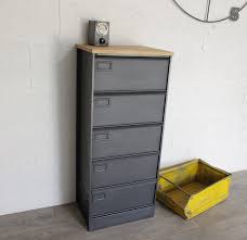 Meuble Clapets Administratifs Metallique Restaure Et Teinte Anthracite Ideal Dans Un Bureau Ou Une Entree Style In Meuble Rangement Restaurer Meuble Rangement
