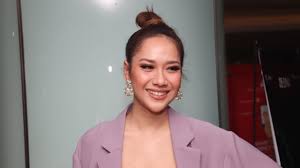Saat kau ingat aku kuingat kau saat kau rindu aku juga rasa kutahu kau selalu ingin denganku kulakukan yang terbaik yang bisa kulakukan tuhan yang tahu kucinta kau jika kau tak percaya padaku sakitnya aku jika kau lebih dengar mereka. Once Mekel Kemas Ulang Lagu Karena Kucinta Kau Yang Pernah Dipopulerkan Bcl Kumparan Com