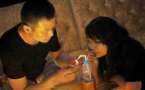 Lahat datu sabah, kini pasangan ini bahagia setelah 16tahun perkahwinan suami dibelenggu dadah jenis alhamdulillah kini dia bebas dari tekanan pemikiran dan hati akibat #dadah. Sejarah Ciptaan Syabu Methamphetamine Dadah Yang Paling Banyak Disalahgunakan Iluminasi