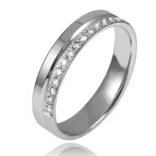 Découvrez des bijoux pas chers pour rehausser vos tenues ! Achat Alliance Or Gris 750 Ooo Femme 3 56 G Le Manege A Bijoux