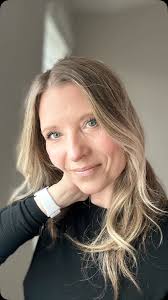 I just want to shout out my bestie turned yestie! My lovely Danielle Neary  is doing all the things! This girl works, runs a farm, operates her own  business, and is working