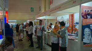 Amu offers a wide range of courses at foundation, diploma university of cyberjaya (uoc) (previously known as cyberjaya university college of medical sciences) is a registered and. Asia Metropolitan University Unofficial Lyn Thread