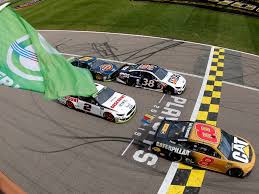 Joey logano won the kansas nascar race, and some fans criticized him due to the the racing package the nascar racer used causes controversy. Race Into Nascar S Championship Round Begins At Kansas Accesswdun Com